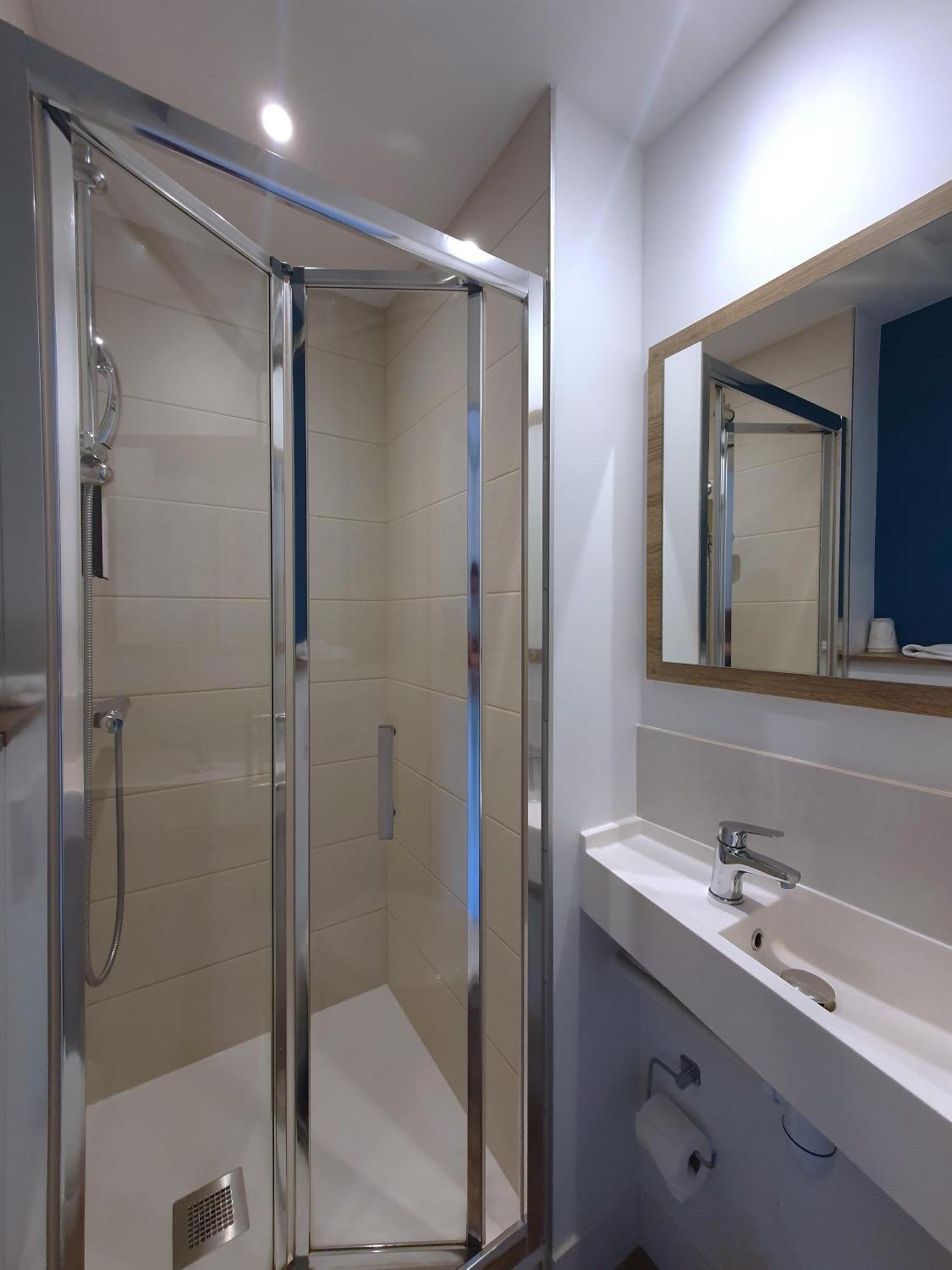 Kyriad Direct Toulon Ouest - La Seyne Sur Mer Exterior photo